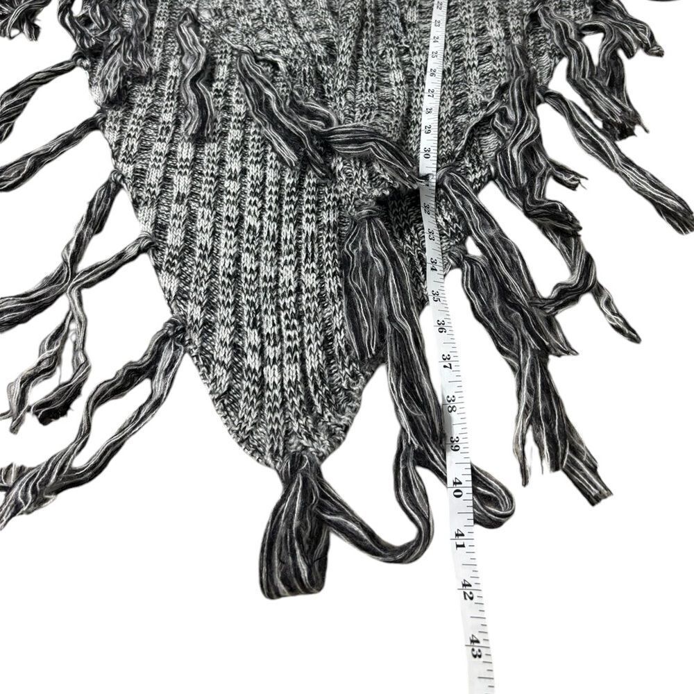 Torrid Gray Cable Knit Poncho Gray Poncho Fringe Tassels Asymmetrical Shawl OS - Picture 4 of 7